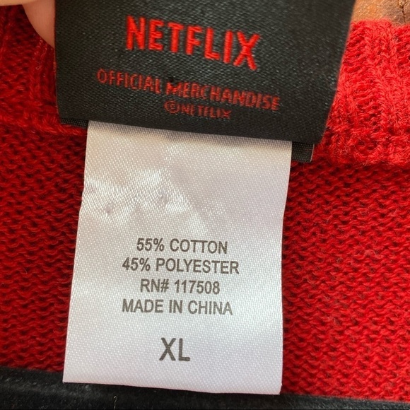 Stranger Things Adult XL Flip Sequin Red Fair Isle Sweater - Picture 6 of 9